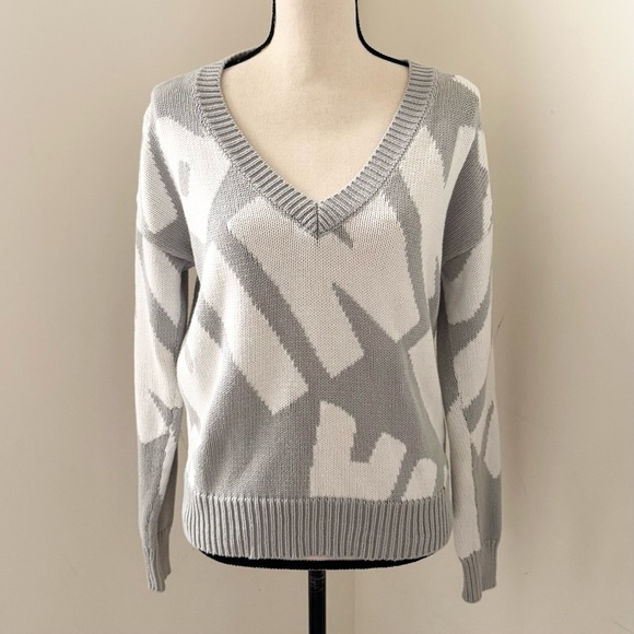 Victorias Secret Pink X Forenza Gray White Large Logo Y2K Sweater V-Neck Sz XS - Picture 2 of 11